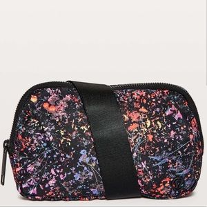 NWT Flowerescent Multi/Black LULULEMON EBB RARE 1L 2018 Everywhere Belt